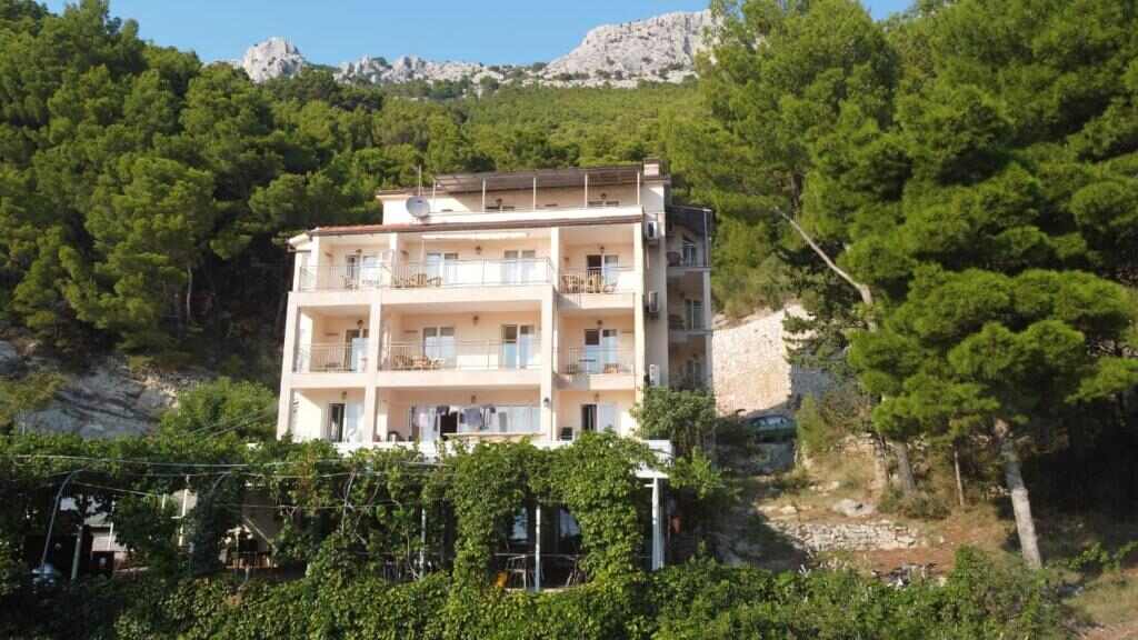 Villa Luka, Brela